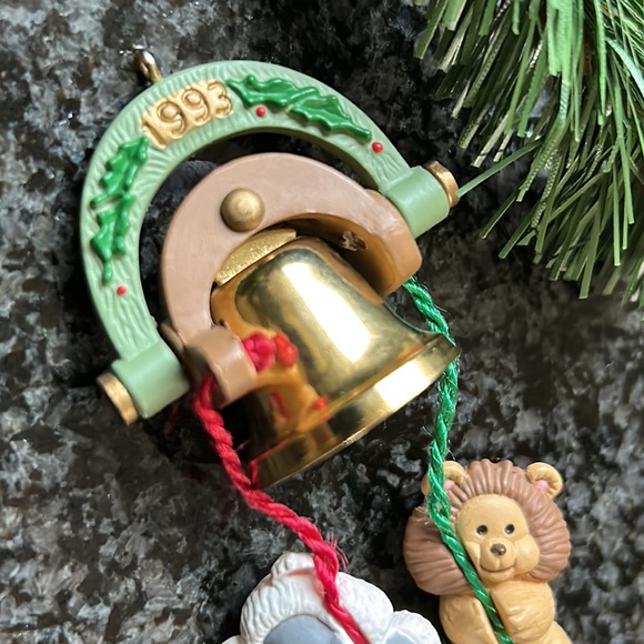 Hallmark 1993 Vintage Ornament Curly n Kingly  Lion & Lamb - Picture 3 of 10